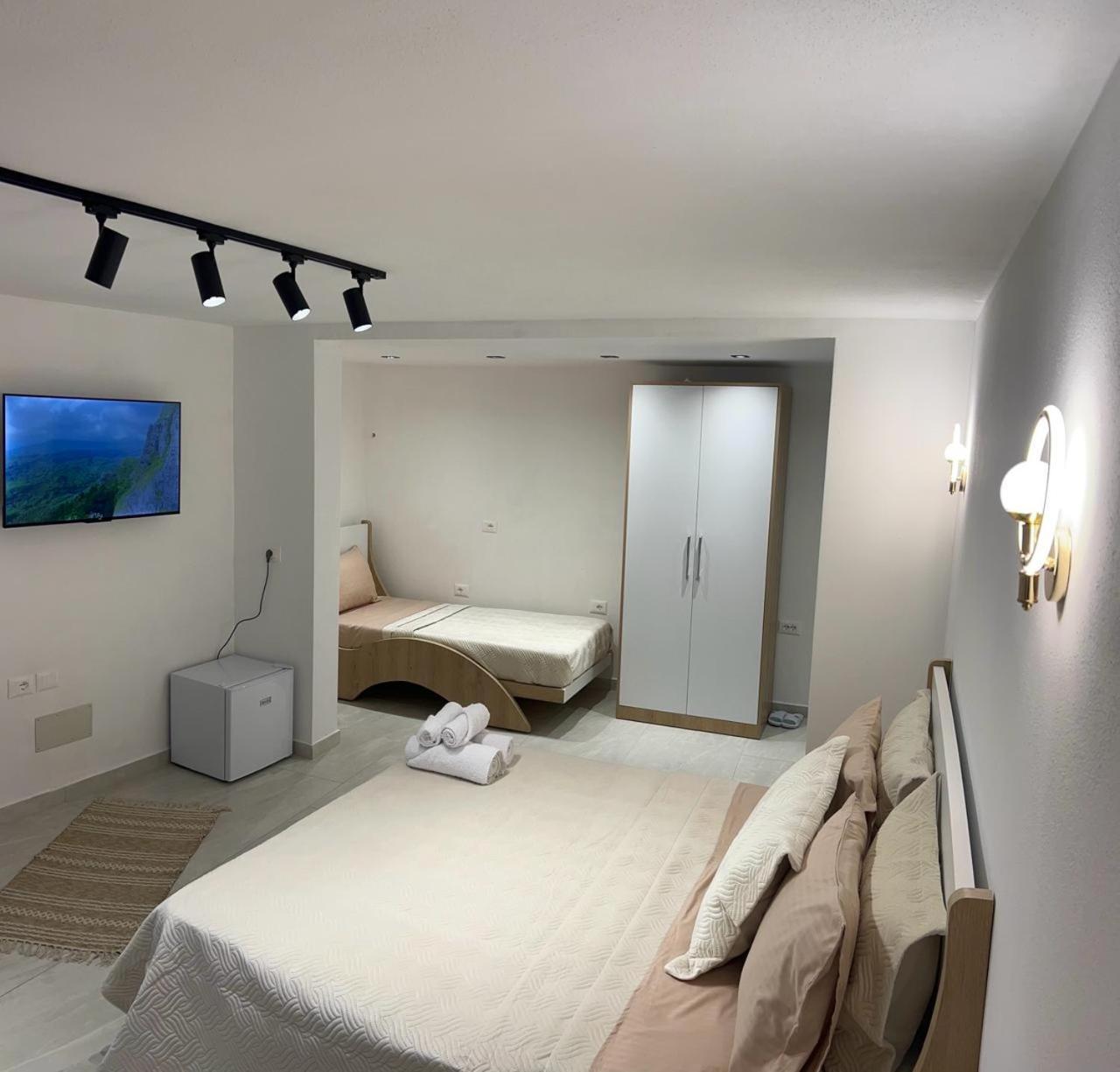 ホテル Aloha House Shkodër エクステリア 写真