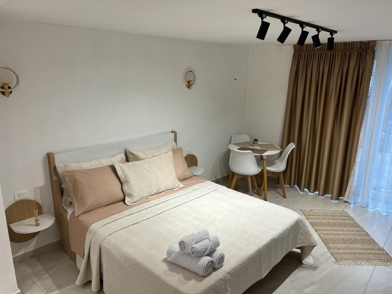 ホテル Aloha House Shkodër エクステリア 写真