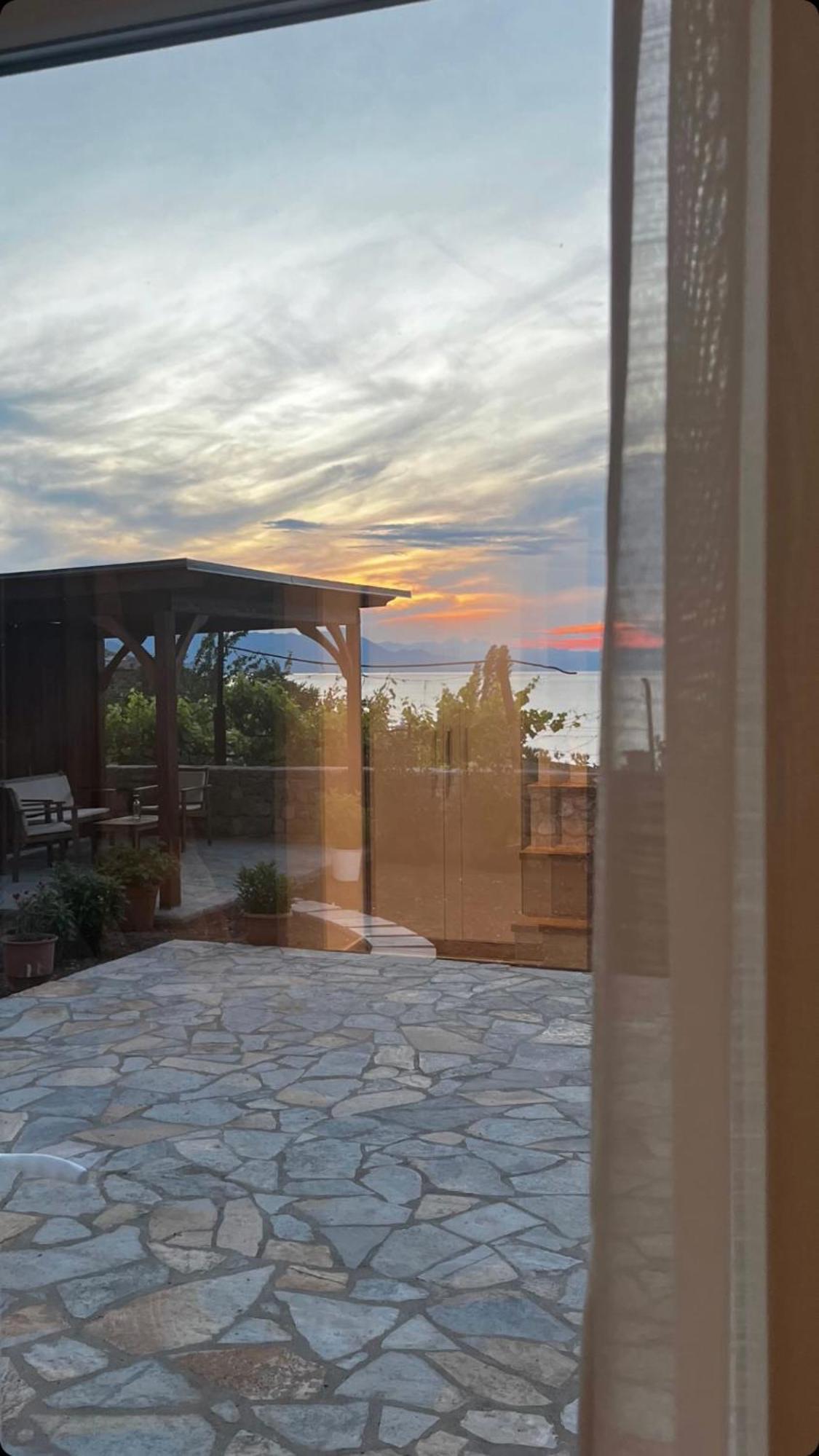 ホテル Aloha House Shkodër エクステリア 写真