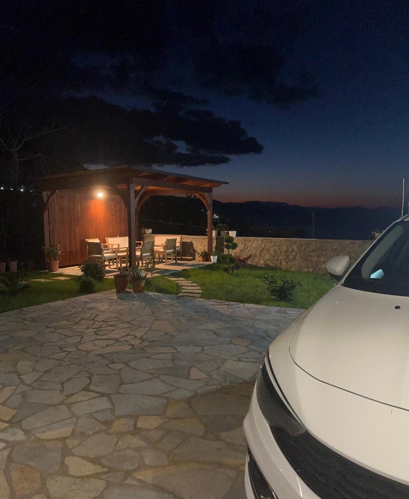 ホテル Aloha House Shkodër エクステリア 写真
